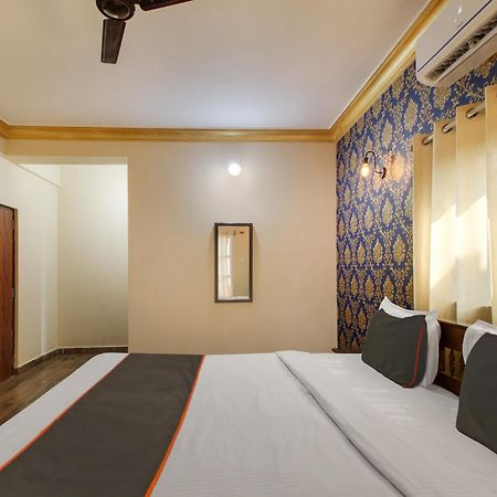 Collection O Romeos Place Baga Beach Hotel Calangute Exterior foto