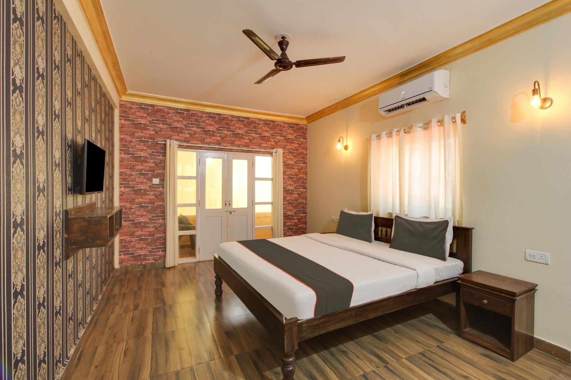 Collection O Romeos Place Baga Beach Hotel Calangute Exterior foto